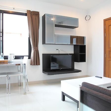 V-Twin Donjan Service Apartment Csiangmaj Kültér fotó