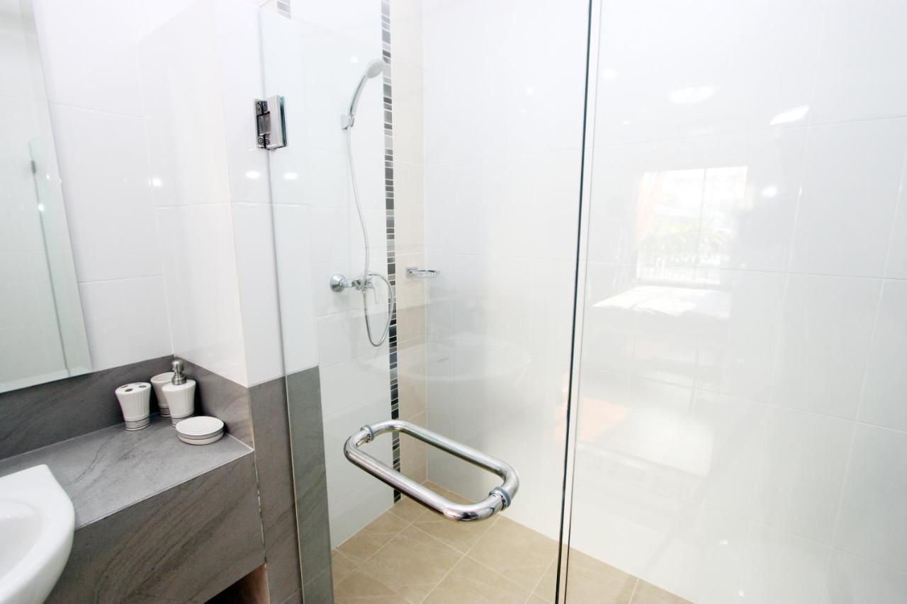 V-Twin Donjan Service Apartment Csiangmaj Kültér fotó