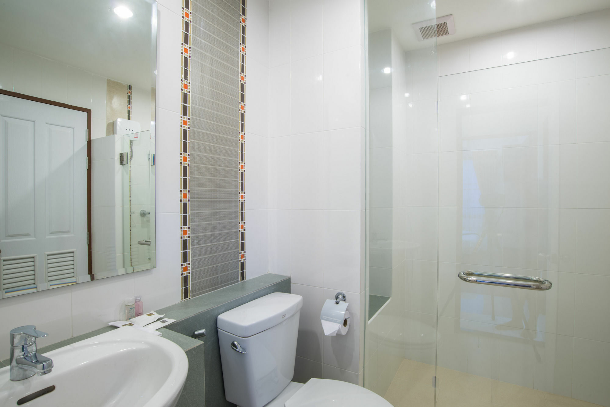 V-Twin Donjan Service Apartment Csiangmaj Kültér fotó