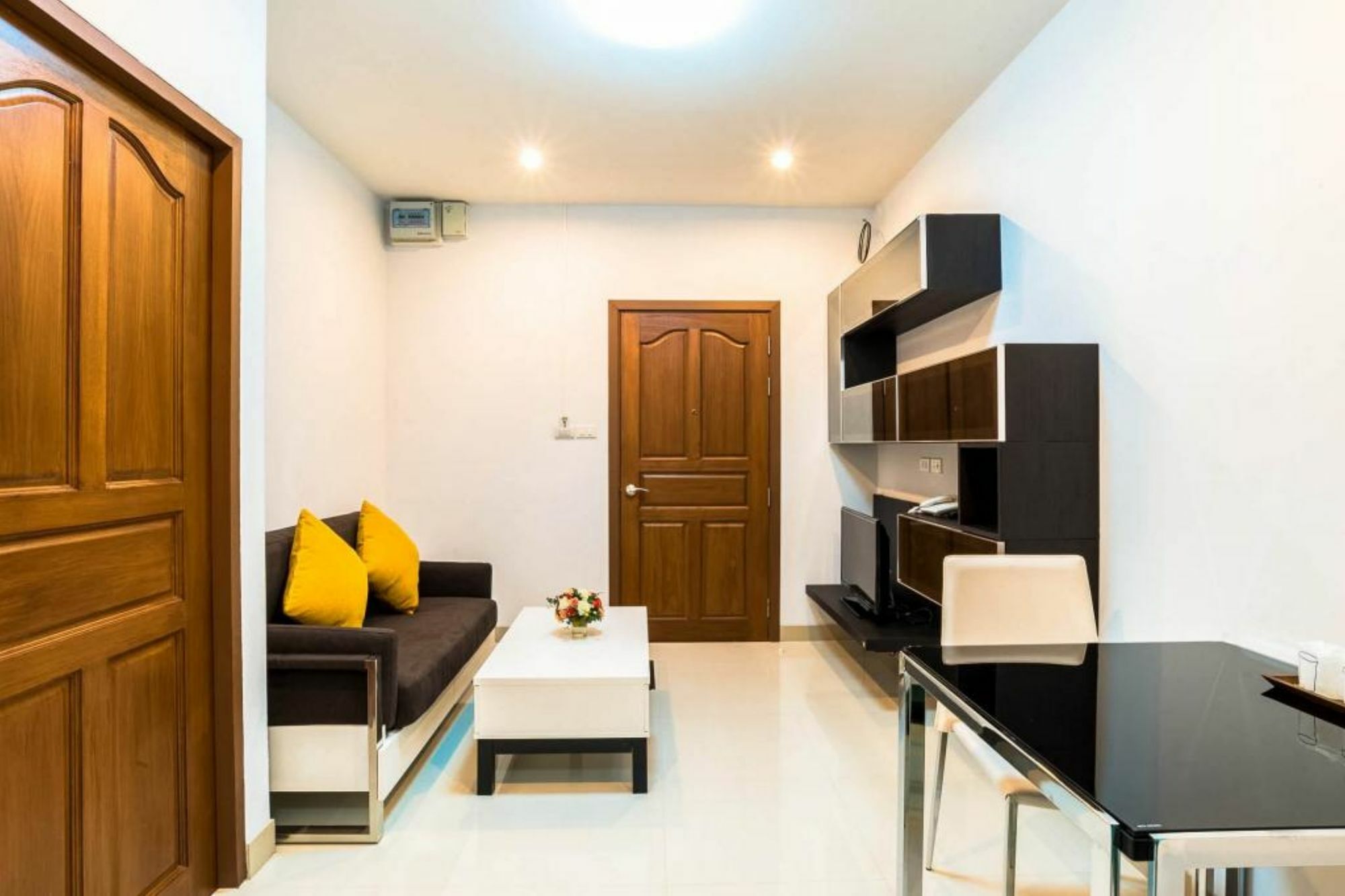 V-Twin Donjan Service Apartment Csiangmaj Kültér fotó